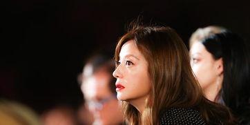 爆料赵薇割韭菜的人视频,揭秘视频揭露惊人内幕 第1张 爆料赵薇割韭菜的人视频,揭秘视频揭露惊人内幕 第1张